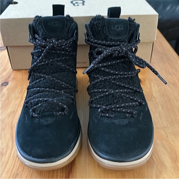 🐑UGG - Women's Lakesider Heritage Boots - Size 7 - Picture 3 of 8